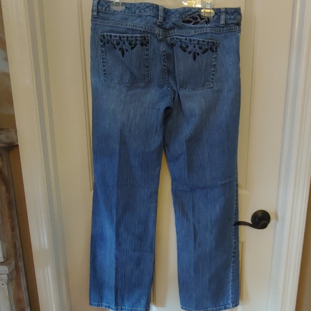 WHITE HOUSE BLACK MARKET JEANS SIZE 14